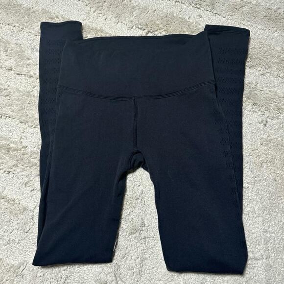 Lululemon Reveal 7/8 Tight - Picture 3 of 4